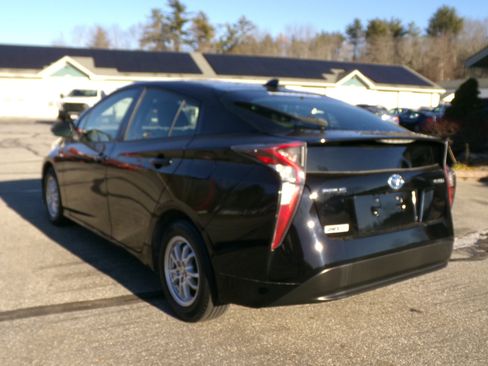Used 2016 Toyota Prius Two image 4