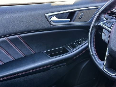 Used 2022 Ford Edge ST-Line image 25