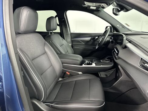 Used 2025 Buick Enclave Preferred image 8