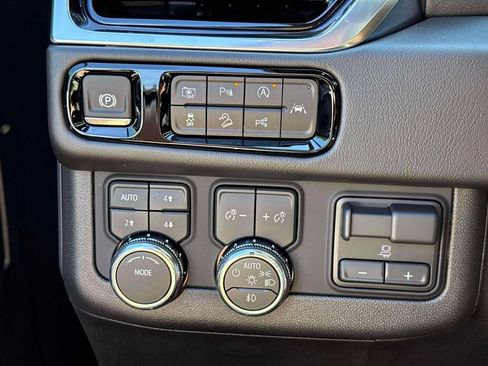 Used 2026 GMC Yukon XL Denali w/ Advanced Technology Package AWD/4WD image 22