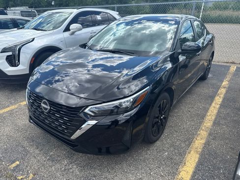 Used 2025 Nissan Sentra S FWD image 2