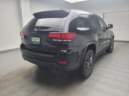 Used 2017 Jeep Grand Cherokee Laredo AWD/4WD image 9
