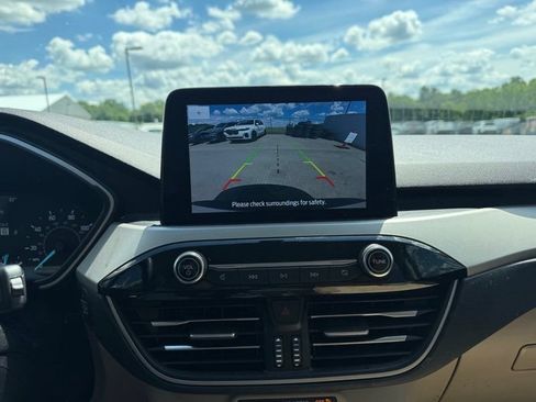 Used 2022 Ford Escape SE w/ Convenience Package FWD image 14