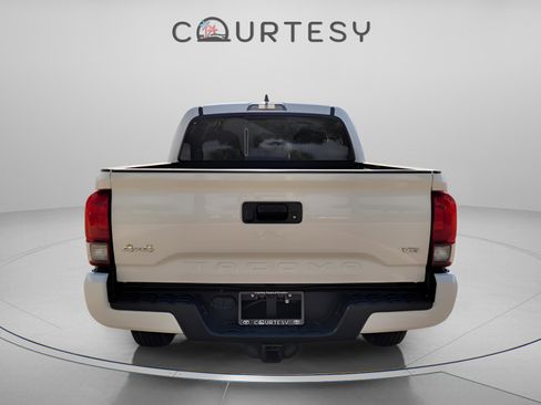 Used 2022 Toyota Tacoma SR image 4