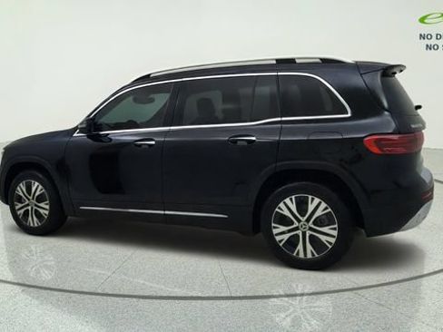 Used 2025 Mercedes-Benz GLB 250 4MATIC w/ Exclusive Package image 5