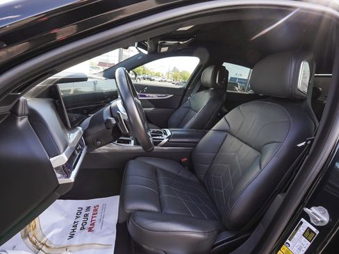 Used 2024 BMW 750e xDrive w/ Premium Package AWD/4WD image 32