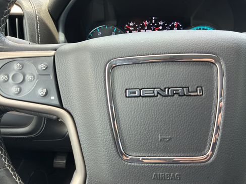 Used 2018 GMC Sierra 2500 Denali w/ Duramax Plus Package AWD/4WD image 32