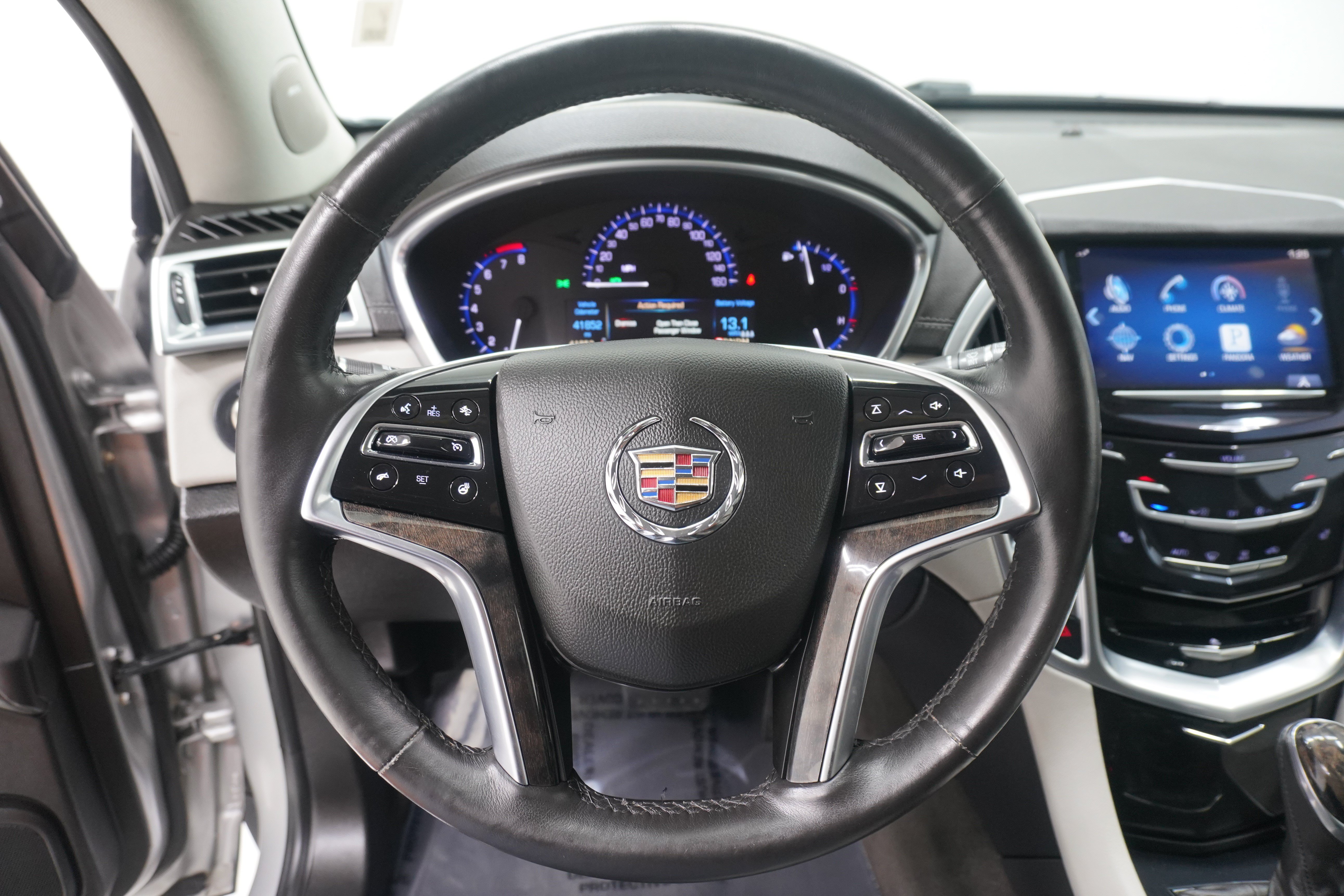 Used 2014 Cadillac SRX Luxury w/ Driver Awareness Package FWD image 15