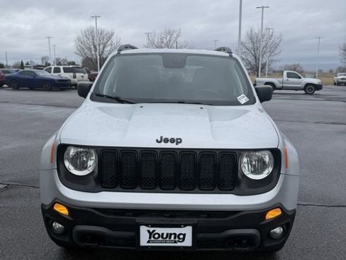Used 2019 Jeep Renegade Sport image 3