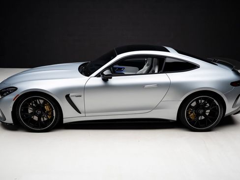 Used 2025 Mercedes-Benz AMG GT 63 image 18