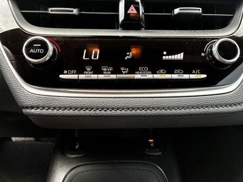 Used 2020 Toyota Corolla XSE FWD image 24