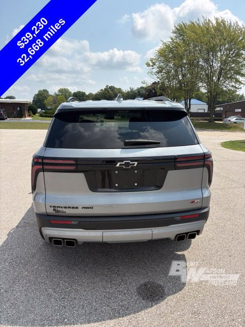 Used 2024 Chevrolet Traverse Z71 w/ Enhanced Driving Package AWD/4WD image 5