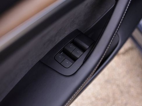 Used 2023 Tesla Model 3 Long Range image 19