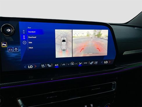 Used 2025 Chevrolet Traverse High Country image 14