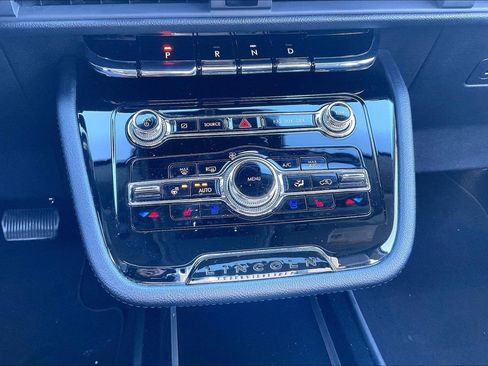 Used 2022 Lincoln Corsair AWD w/ Premium Package image 32