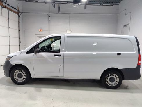 Used 2021 Mercedes-Benz Metris image 18