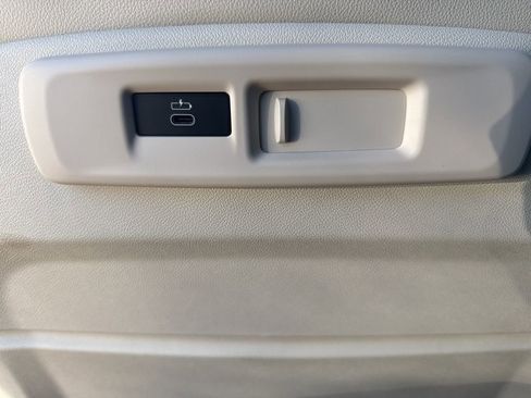 Used 2022 BMW X5 xDrive40i w/ Premium Package image 31