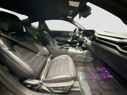 Used 2024 Ford Mustang GT Premium image 31