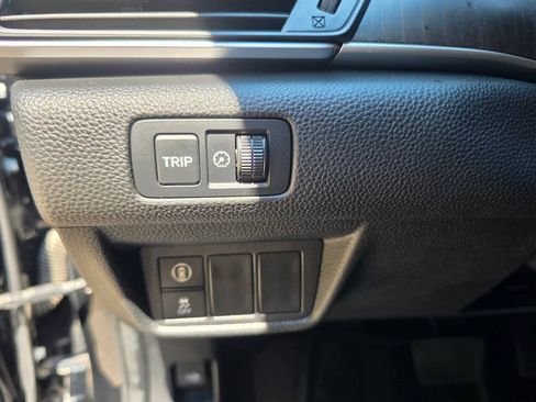 Used 2018 Honda Accord EX image 16