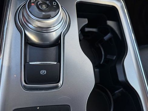 Used 2022 Ford Edge Titanium image 25