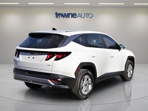 Used 2025 Hyundai Tucson SE AWD/4WD image 5