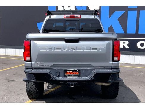 Used 2024 Chevrolet Colorado Z71 w/ Z71 Convenience Package 2 AWD/4WD image 4