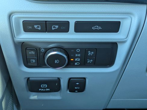 Used 2021 Ford F150 Limited image 15