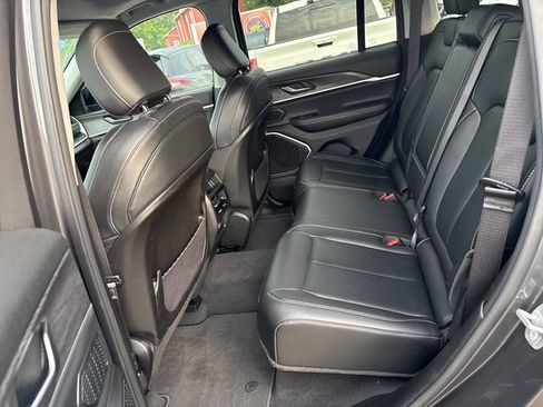 Used 2022 Jeep Grand Cherokee Limited AWD/4WD image 21