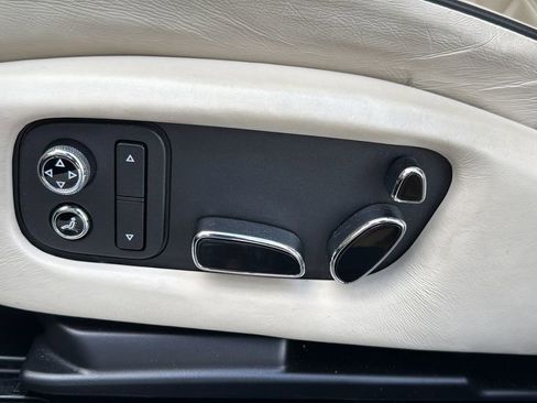 Used 2013 Bentley Mulsanne RWD image 38