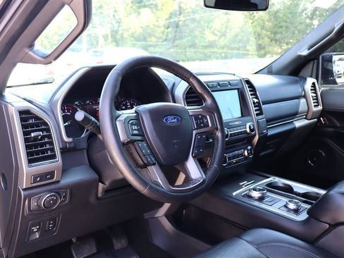 Used 2018 Ford Expedition Max XLT w/ Equipment Group 202A AWD/4WD image 17