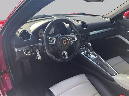 Used 2019 Porsche 718 Cayman RWD image 16