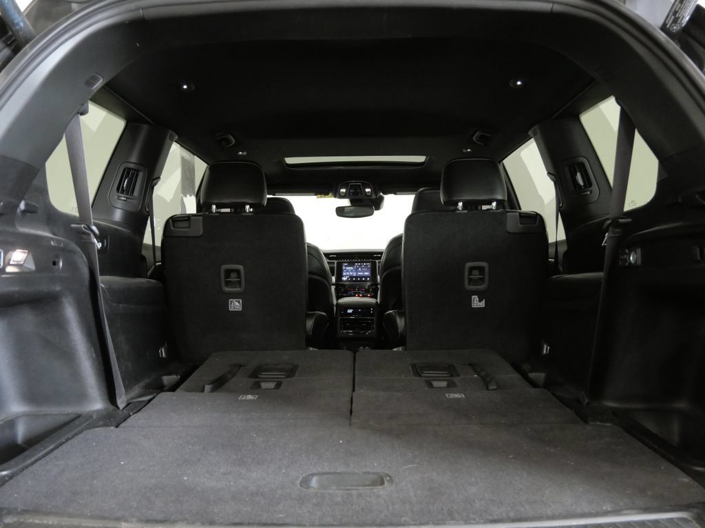 Used 2023 Jeep Grand Cherokee L Laredo AWD/4WD image 26