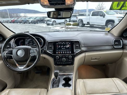 Used 2020 Jeep Grand Cherokee Overland image 16