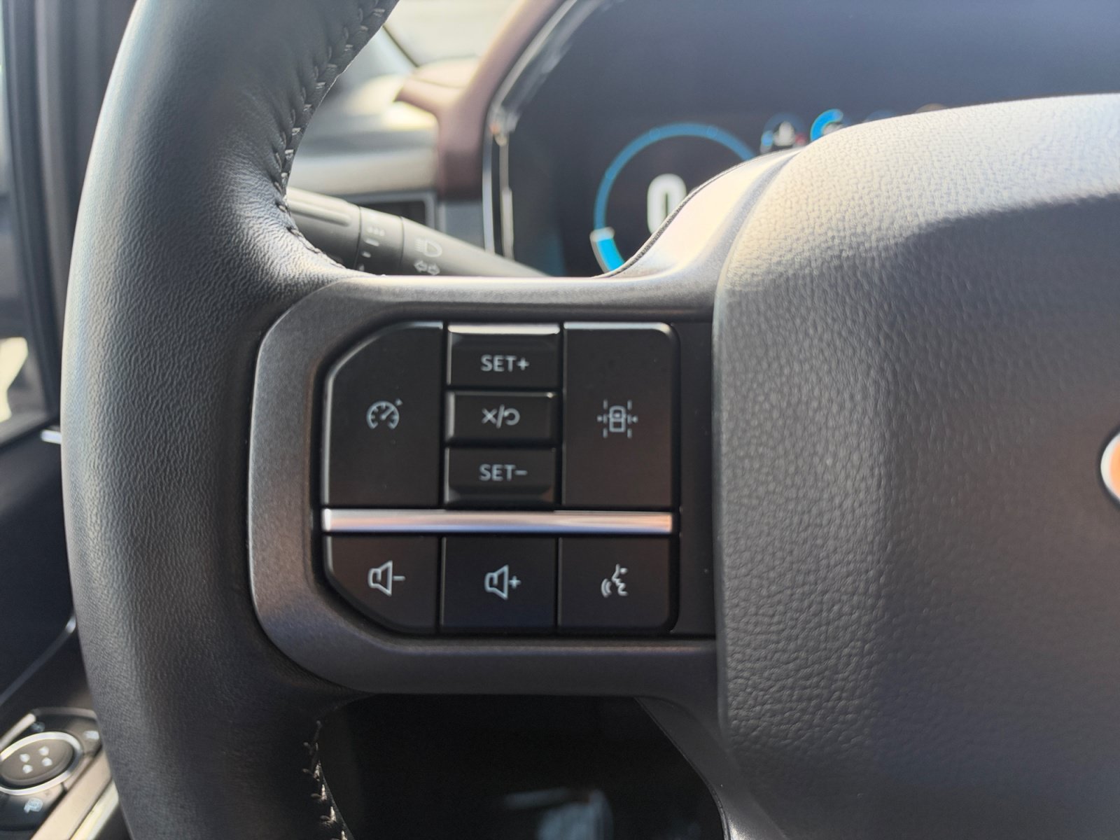 Used 2023 Ford F150 Lariat AWD/4WD image 17