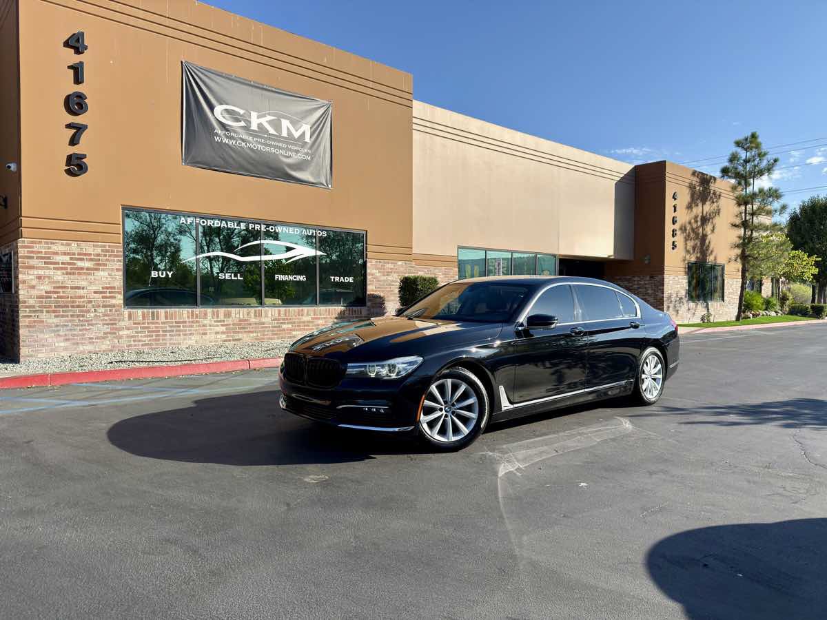 Used 2016 BMW 740i RWD image 2