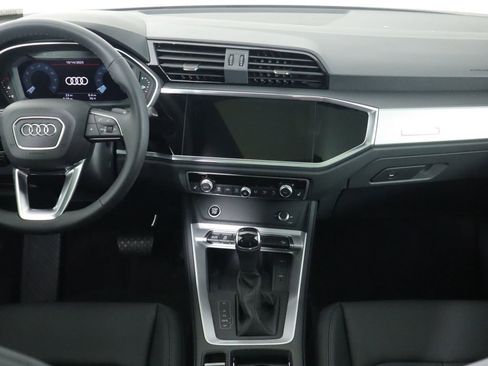 Used 2025 Audi Q3 2.0T Premium w/ Convenience Package image 16