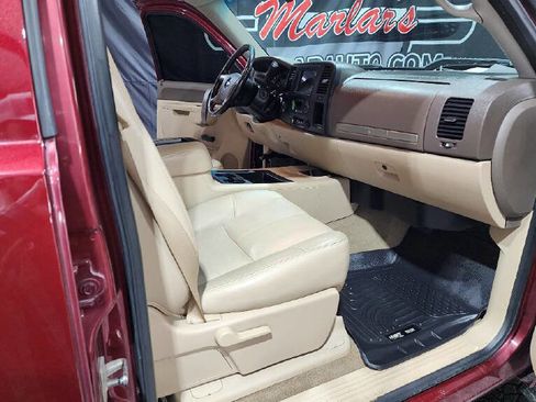 Used 2013 Chevrolet Silverado 2500 LT w/ Interior Plus Package image 13