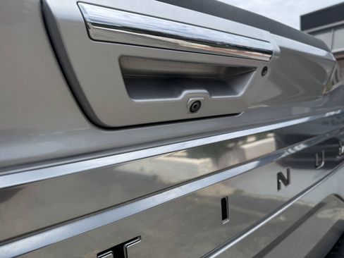 Used 2016 Ford F150 Platinum w/ Equipment Group 701A Luxury AWD/4WD image 19