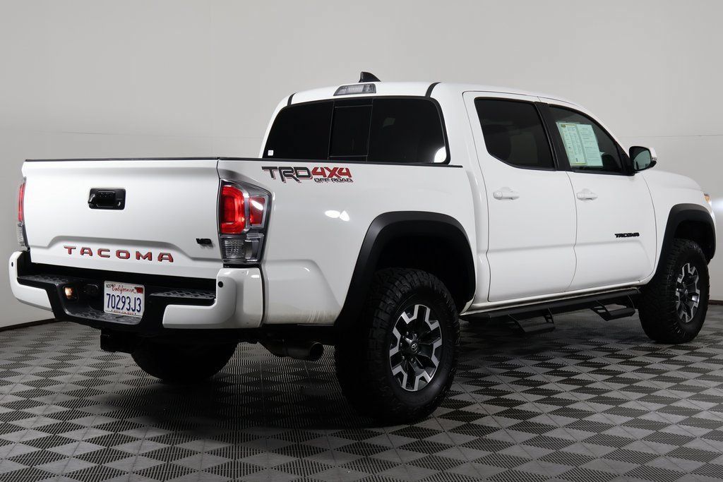 Used 2022 Toyota Tacoma TRD Off-Road w/ Technology Package AWD/4WD image 4