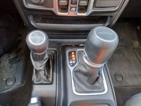 Used 2021 Jeep Gladiator Sport AWD/4WD image 11