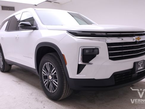 New 2026 Chevrolet Traverse LT image 7