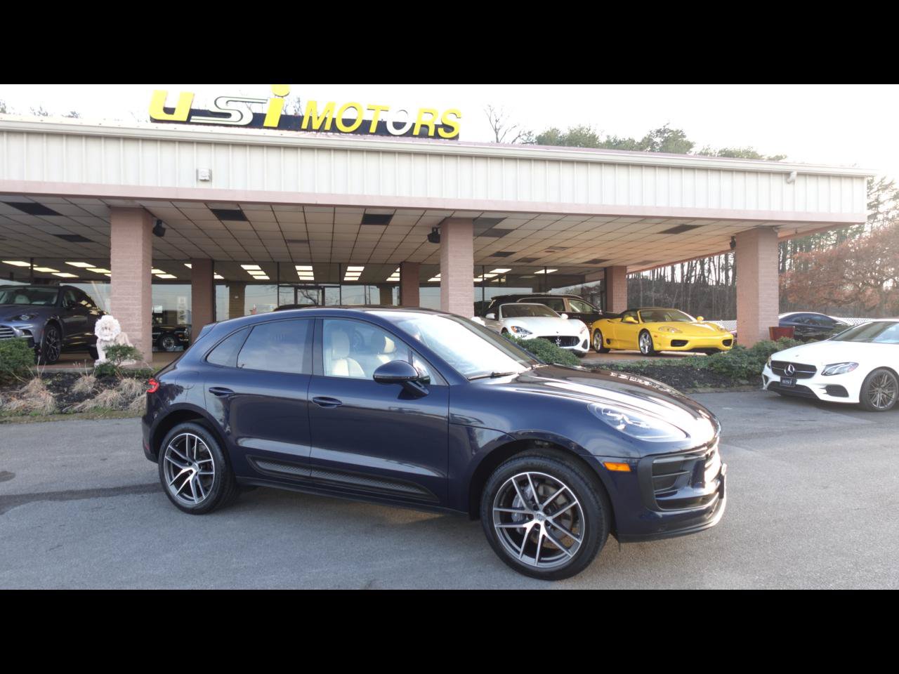 Used 2022 Porsche Macan w/ Premium Package AWD/4WD image 1
