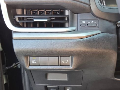 Certified 2025 Toyota Grand Highlander FWD image 30