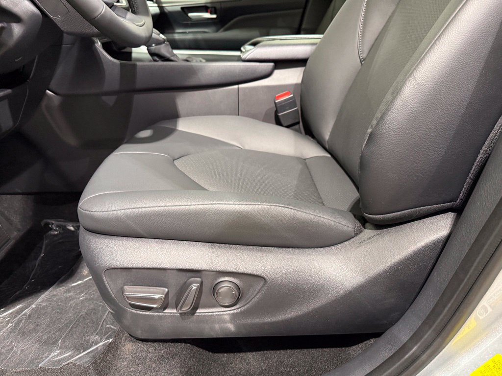 New 2026 Toyota Grand Highlander XLE FWD image 14