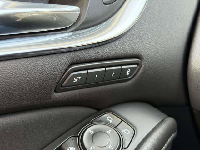 Used 2021 Buick Enclave Avenir w/ Avenir Technology Package AWD/4WD image 22
