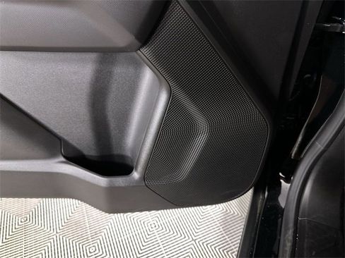 New 2025 GMC Canyon Elevation w/ Convenience Package image 24