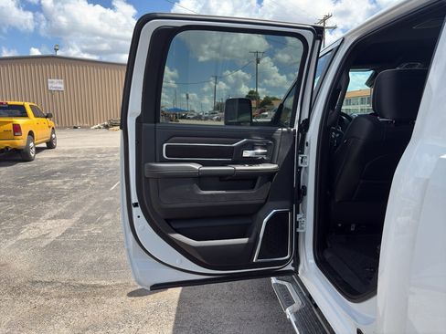 New 2026 RAM 2500 Laramie AWD/4WD image 21