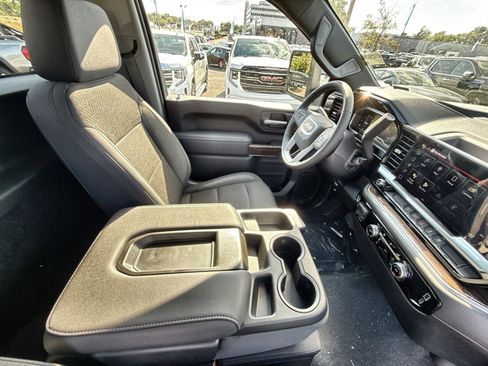 New 2025 GMC Sierra 2500 SLE image 25