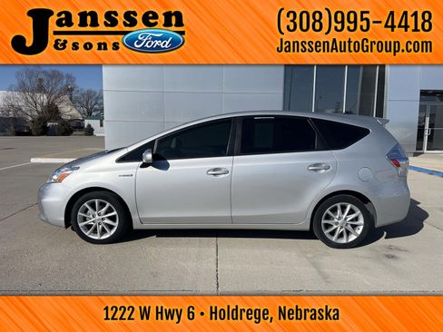 Used 2014 Toyota Prius V Five image 1