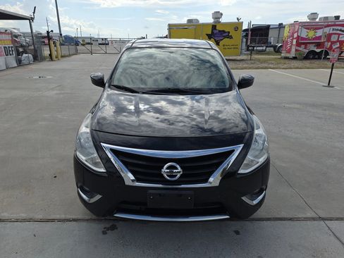 Used 2015 Nissan Versa SL w/ SL Tech Package image 4